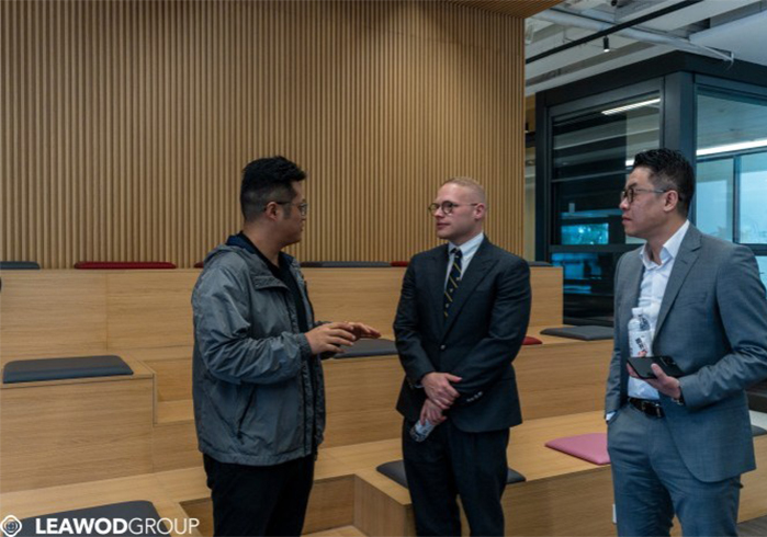 Onye isi ụlọ ọrụ German Fillbach Group Florian Fillbach na ndị nnọchi anya ya gara LEAWOD