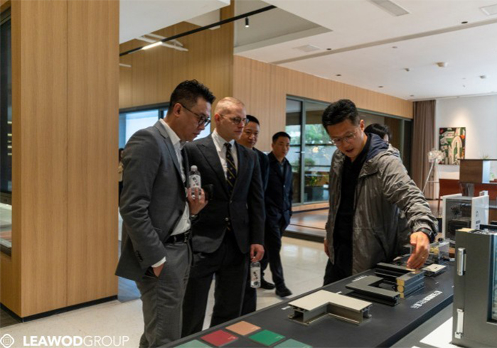 Onye isi ụlọ ọrụ German Fillbach Group Florian Fillbach na ndị nnọchi anya ya gara LEAWOD