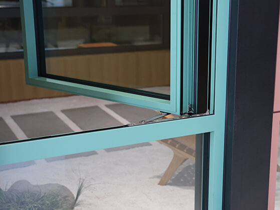 Frameleaze hot sale nei bûten iepenende flush frame finster (3)