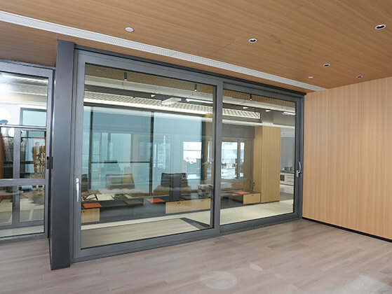 Urugi rwo guterura ruremereye rwa GLT145X Classic (1)