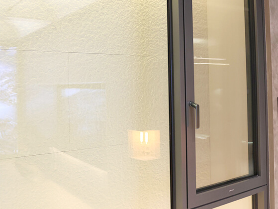 Uinneag tionndaidh is teilt GPN115 le frèam caol alùmanaim agus lìon mosgìoto (1)