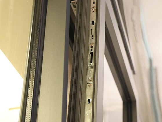 Uinneag tionndaidh-tilgte GPN115 le frèam caol alùmanaim agus lìon mosgìoto (3)