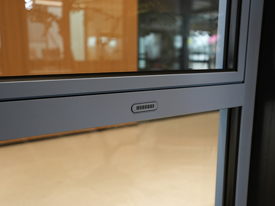 Hliníkové otočně-sklopné okno GPN80 s úzkým rámem (3)