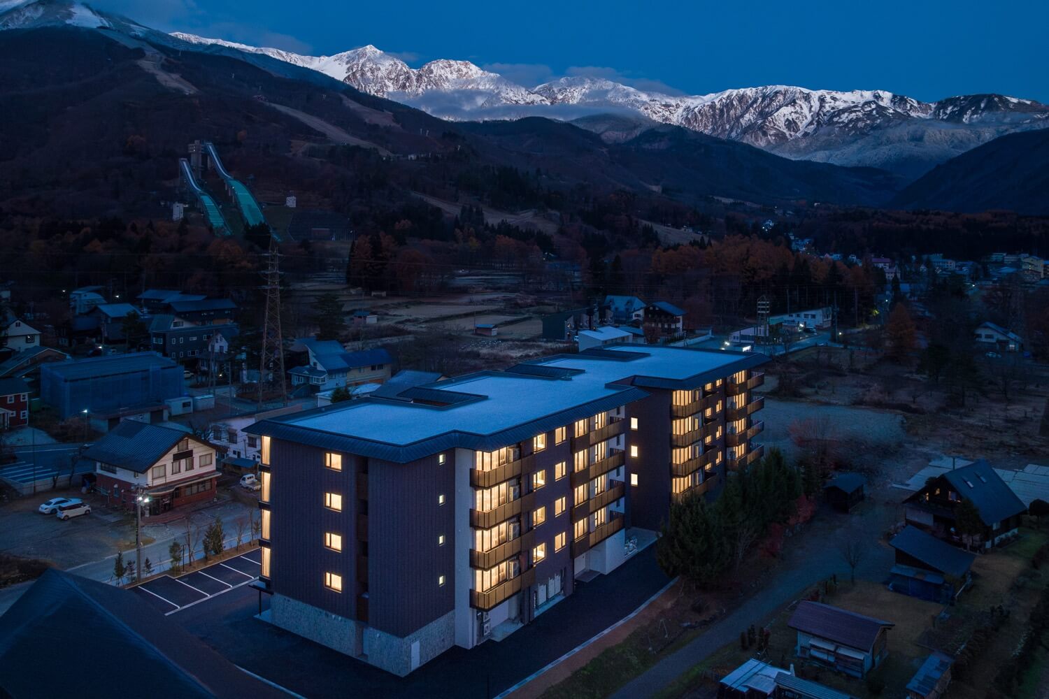 Proiect hotelier din lemn și aluminiu japonez (1)