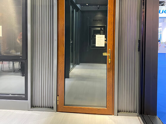 MLN85 వుడ్ అల్యూమినియం లోపలికి తెరిచే ఫ్రెంచ్ డోర్ (1)