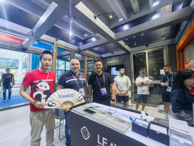 معيار دنيا کي فتح ڪري ٿو! ليوڊ ڪينٽن فيئر ۾ دروازن ۽ ونڊوز جي نئين رجحان جي اڳواڻي ڪري ٿو (1)