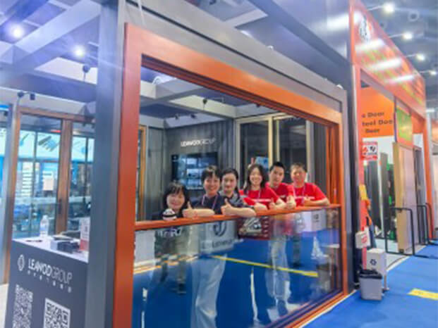 معيار دنيا کي فتح ڪري ٿو! ليوڊ ڪينٽن فيئر ۾ دروازن ۽ ونڊوز جي نئين رجحان جي اڳواڻي ڪري ٿو (5)