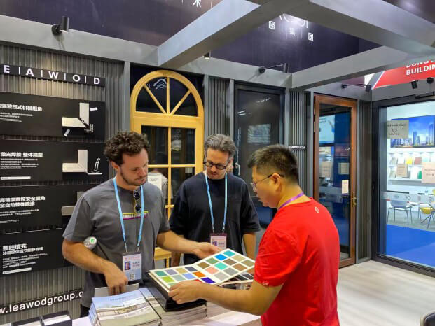 معيار دنيا کي فتح ڪري ٿو! ليوڊ ڪينٽن فيئر ۾ دروازن ۽ ونڊوز جي نئين رجحان جي اڳواڻي ڪري ٿو (9)