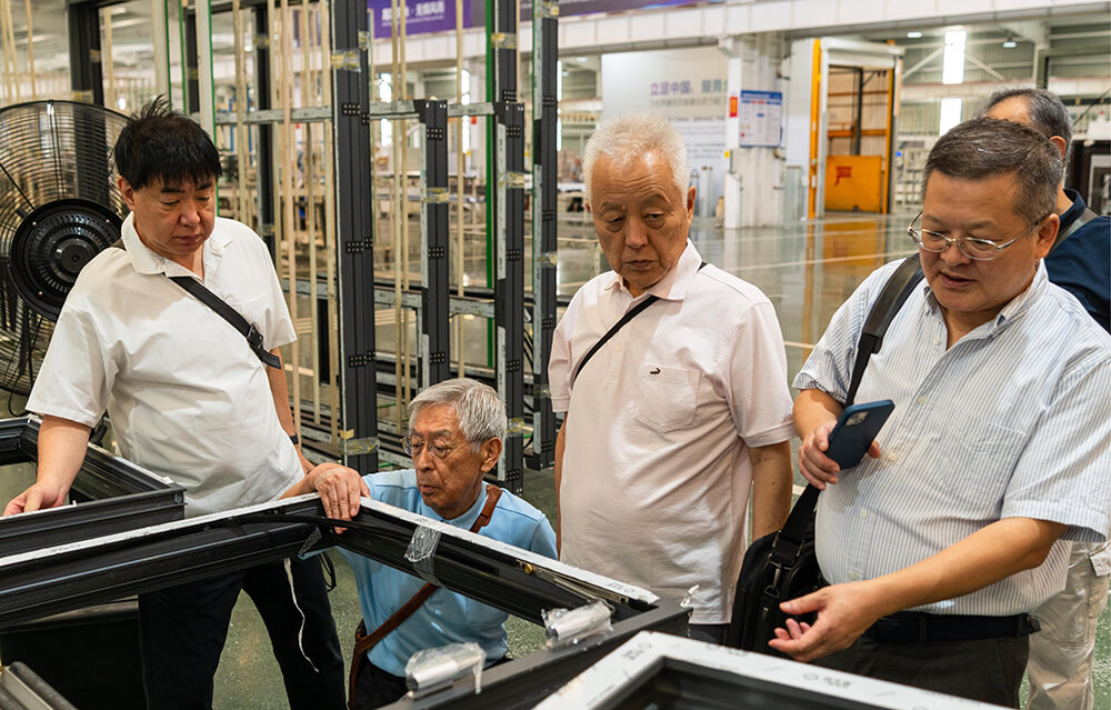 Well-known Japanese Architectural Designers Visit LEAWOD, Focusing on Wood-Aluminum Products to Deepen Technical Exchange (2)