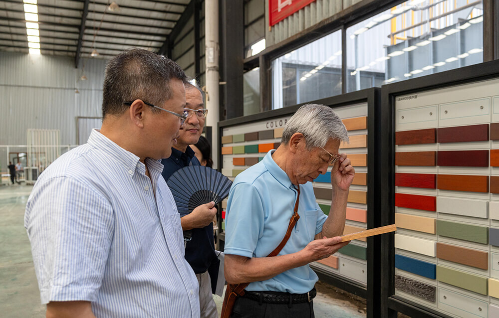 Well-known Japanese Architectural Designers Visit LEAWOD, Focusing on Wood-Aluminum Products to Deepen Technical Exchange (4)