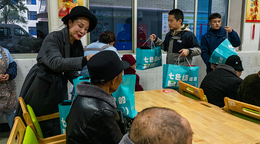 Love Warms the Winter Solstice, Care Never Absent – A Visit to Senior Care Centers by LEAWOD (2)